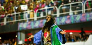 Mangueira leva história de Jesus para Sapucaí e critica Bolsonaro