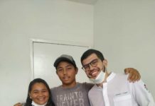 Em Parazinho, interior do RN, é realizada a primeira cirurgia de frenectomia lingual Da direita para a esquerda: doutor Roberto Cegala, paciente e assistente Foto: Arquivo