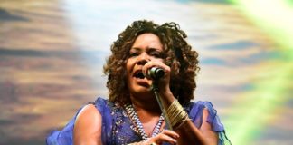 Confira programação completa de shows e bloquinhos do carnaval de Natal desta terça-feira (25) Margareth Menezes é atração do Polo Ponta Negra — Foto: Pedro Vitorino