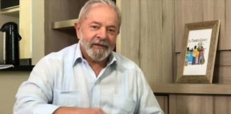 “Ou Bolsonaro renuncia, ou fazem impeachment dele”, diz Lula