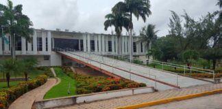 Governo do RN fecha comércio não essencial e restringe transporte público em combate ao coronavírus Sede do Governo do Rio Grande do Norte — Foto: G1