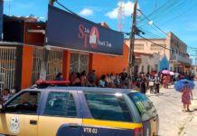 Ceará-Mirim: pessoas dormem na rua para receber auxílio emergencial