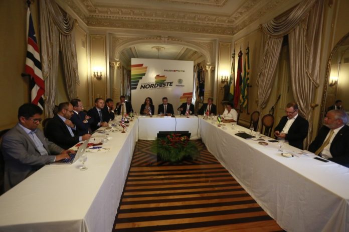 Governadores em reunião do Consórcio Nordeste, no Centro do Recife, em novembro de 2019 — Foto: Heudes Regis/SEI/Divulgação