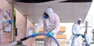 Covid-19 devasta interior do RN com letalidade 464% maior fora da capital. Funcionários da prefeitura fazem desinfecção das ruas de Mossoró Imagem: Divulgação/Prefeitura de Mossoró