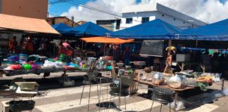 Prefeito determina que feiras livres aconteçam em horário reduzido e com um feirante por banca em Natal Feira do Alecrim no sábado passado (28) em Natal — Foto: Ayrton Freire/Inter TV Cabugi