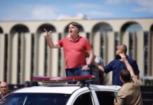 Partidos de esquerda entram com pedido de impeachment de Bolsonaro