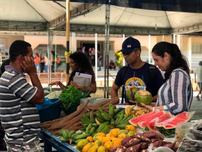 Feira acontecia uma vez por mês na EAJ — Foto: Divulgação