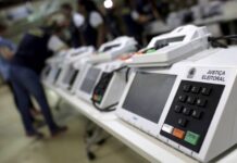 As eleições municipais (por Gaudêncio Torquato) Urnas eletrônicas com biometria digital chegam em Manaus para as eleições - 03/10/2018 Bruno Kelly/Reuters