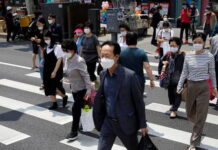 Coreia do Sul volta a impor medidas de distanciamento social ante novo surto de coronavírus