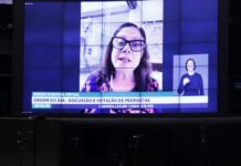 Proposta permite convenção partidária online