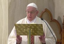 Papa pede união para governantes superarem pandemia do coronavírus