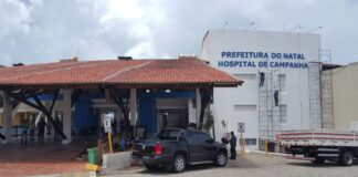 Justiça determina abertura imediata do Hospital de Campanha de Natal Hospital de Campanha de Natal fica na Via Costeira — Foto: Sara Cardoso/Inter TV Cabugi