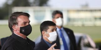 Bolsonaro veta R$ 8,6 bi de fundo extinto para combate a coronavírus Marcelo Casal Jr / Agência Brasil