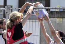 Alemanha reimpõe isolamento a centenas de milhares