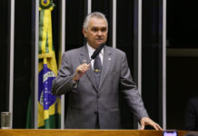 Presidente do PSL no RN anuncia que vai pedir expulsão de Girão do partido