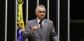 Presidente do PSL no RN anuncia que vai pedir expulsão de Girão do partido