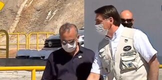 Bolsonaro viaja ao Ceará e inaugura trecho da transposição do Rio São Francisco Bolsonaro aciona comporta em inauguração de trecho da transposição das água do Rio São Francisco — Foto: NBR/Reprodução