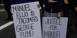 Morte de negro por asfixia durante custódia policial em Washington, nos EUA, será investigada