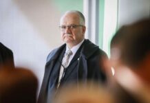 Fachin vota para manter Weintraub no inquérito das fake news