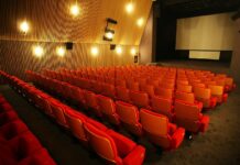 Bolsonaro sanciona lei de auxílio financeiro para a cultura na pandemia