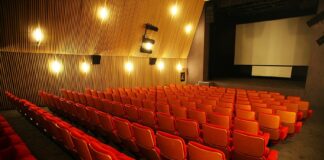 Bolsonaro sanciona lei de auxílio financeiro para a cultura na pandemia