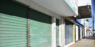 Vendas diminuem 11,6% em abril e RN registra maior queda em 20 anos, diz IBGE Comércio fechado durante pandemia do coronavírus em Natal — Foto: Elisa Elsie