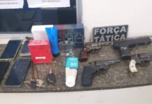 Após perseguição, polícia prende quadrilha suspeita de roubar cinco carros na Grande Natal Material apreendido pelos policiais — Foto: PMRN/Divulgação