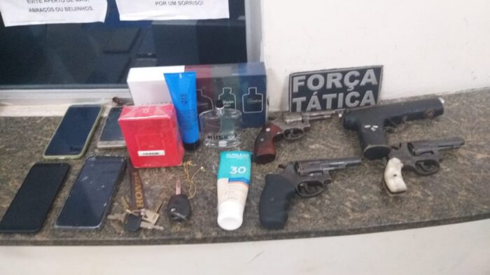 Material apreendido pelos policiais — Foto: PMRN/Divulgação