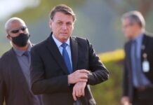 Forças Armadas não aceitam tentativas de tomada de poder, diz Bolsonaro ao comentar decisão de Fux O presidente Jair Bolsonaro 09/06/2020 Foto: ADRIANO MACHADO / REUTERS