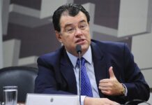 Eduardo Braga defende renda básica permanente de R$ 600 para carentes