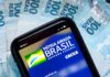 Auxílio emergencial: governo desiste de fracionar parcelas e define calendário