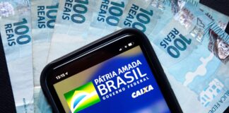 Auxílio emergencial: governo desiste de fracionar parcelas e define calendário