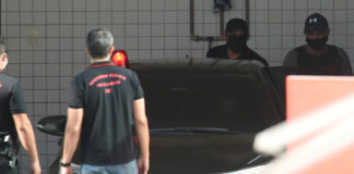 Queiroz presta depoimento ao MP no RJ sobre vazamento de operação da PF