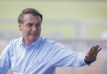49% acham que Bolsonaro deve sair da Presidência; 43% defendem permanência