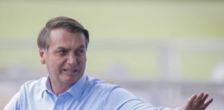 49% acham que Bolsonaro deve sair da Presidência; 43% defendem permanência