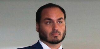 Carlos Bolsonaro cobra novo ministro das Comunicações a responder mídia