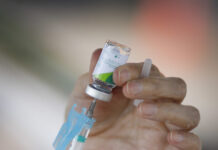 Testes com voluntários de vacina chinesa começam nesta 2ª feira em SP