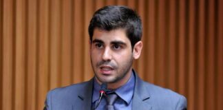 Justiça Eleitoral condena vereador Robson Carvalho pagar multa por propaganda eleitoral irregular