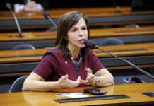 PEC que torna Fundeb permanente deve ser analisada hoje