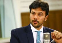 Ministro do RN regulamenta serviços de retransmissão de rádio