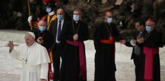 Papa Francisco defende união civil entre homossexuais