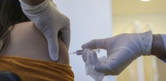 Pfizer oferece ao Brasil milhões de doses de vacinas já no 1º semestre de 2021