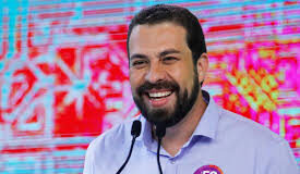 Guilherme Boulos se consolida como a grande novidade, analisa Josias