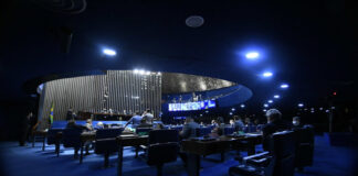 Senado aprova regulamentação do Fundeb sem dinheiro para o Sistema S e igrejas