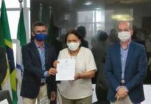 Governadora assina decreto que regulamenta a CNH Popular