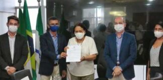 Governadora assina decreto que regulamenta a CNH Popular