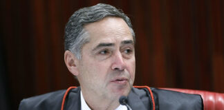 Presidente do TSE paralisa pedido sobre Ficha Limpa até definição do Supremo