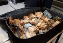 PM é detido com mais de R$ 500 mil em dinheiro em carro na Dutra em Pindamonhangaba