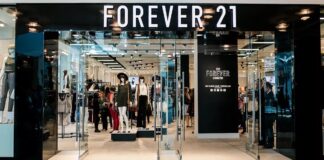 Rede Forever 21, ícone da fast fashion, fecha 11 lojas no Brasil