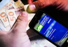 Auxílio emergencial: Caixa libera saque para nascidos em agosto